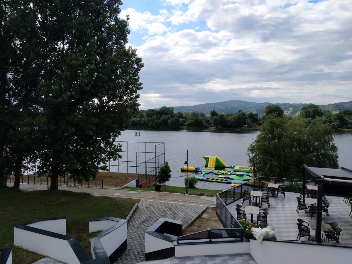 Prenociste Srebrno Jezero Hotel เวลิโก กราดิชเต ภายนอก รูปภาพ