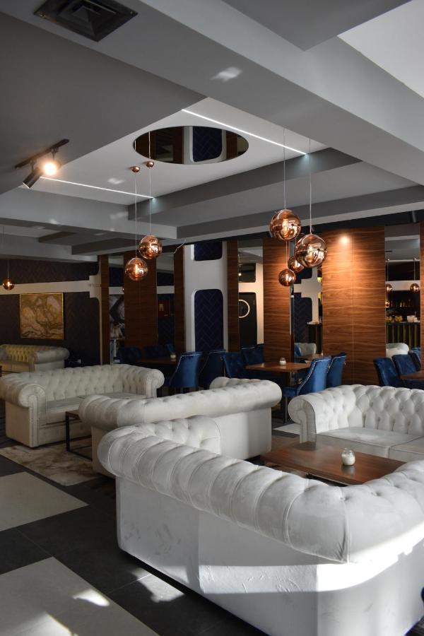 Prenociste Srebrno Jezero Hotel เวลิโก กราดิชเต ภายนอก รูปภาพ