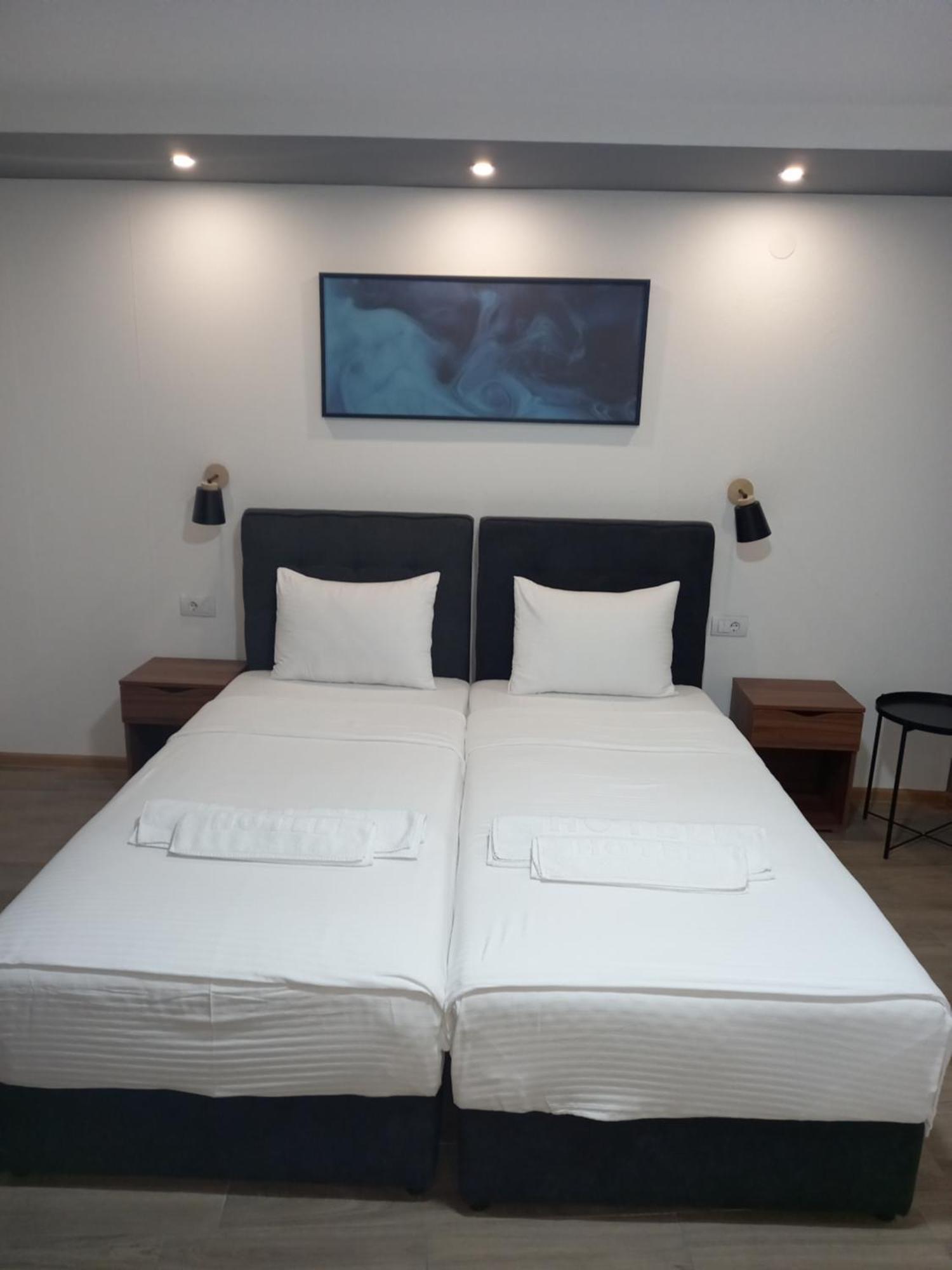 Prenociste Srebrno Jezero Hotel เวลิโก กราดิชเต ภายนอก รูปภาพ