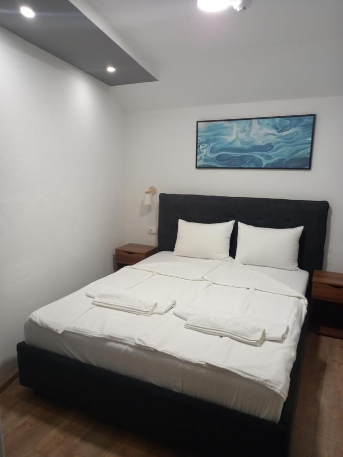 Prenociste Srebrno Jezero Hotel เวลิโก กราดิชเต ภายนอก รูปภาพ