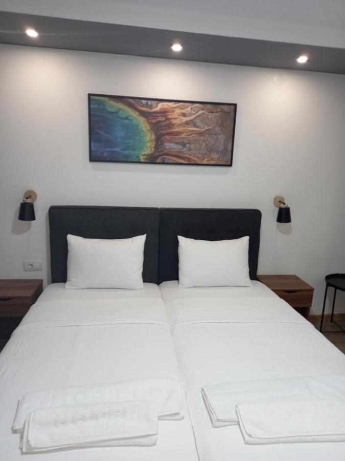 Prenociste Srebrno Jezero Hotel เวลิโก กราดิชเต ภายนอก รูปภาพ