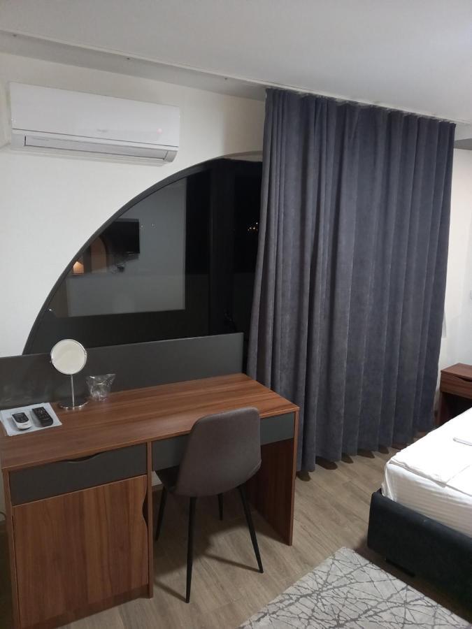 Prenociste Srebrno Jezero Hotel เวลิโก กราดิชเต ภายนอก รูปภาพ