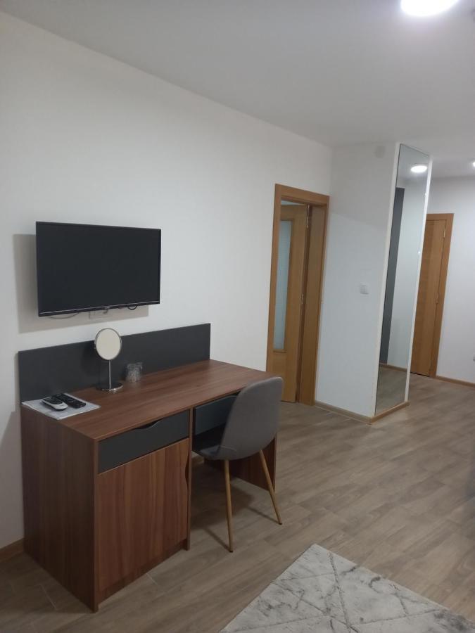 Prenociste Srebrno Jezero Hotel เวลิโก กราดิชเต ภายนอก รูปภาพ